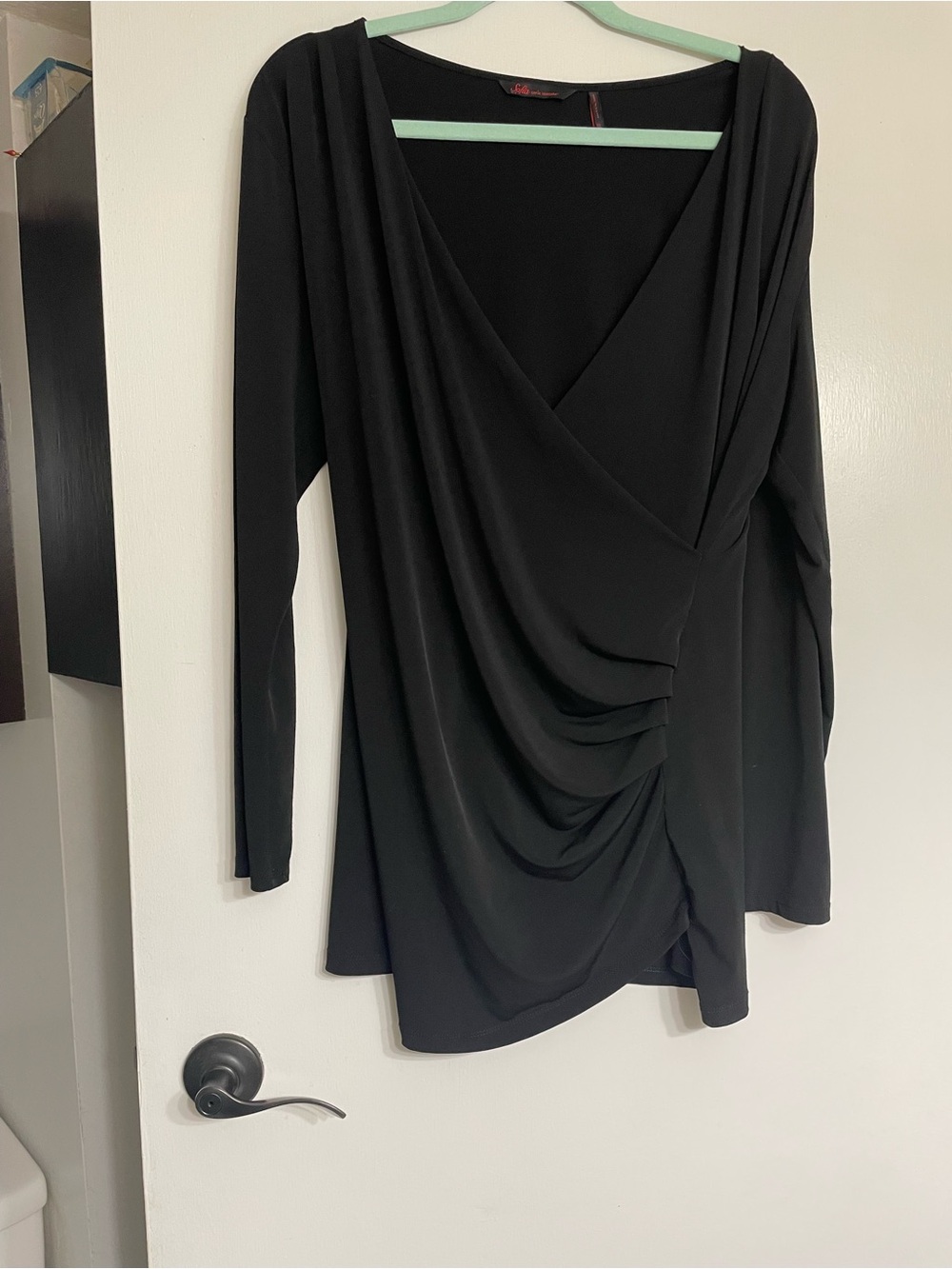 sofia by sofia vergara Black Draped V-Neck Long Sleeve Top